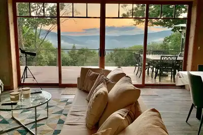 Image de \"Sugar Mountain\" Is a brand new home with magical views and breathtaking sunsets
