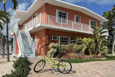 Image de Venetian Shores Home -Dock remodeled 3/3 Pool/Hot Tub! Deep water Dockage