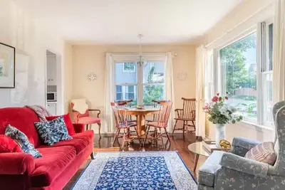 Image de Enjoy your stay at the Train Conductor’s Cottage!