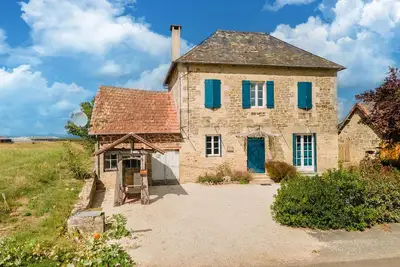 Image de Maison de vacances avec piscine à Coubjours