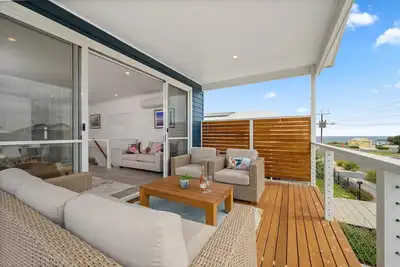 Image de Zion by the Sea ~ Aldinga Beach - Bright and Colourful Beach Abode