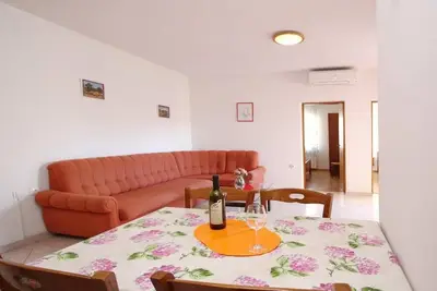 Image de Appartement de vacances Baška pour 1 - 5 personnes avec 2 chambres à coucher - Maison de vacances