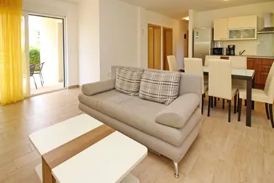 Image de Appartement de vacances Baška pour 1 - 6 personnes avec 2 chambres à coucher - Maison de vacances