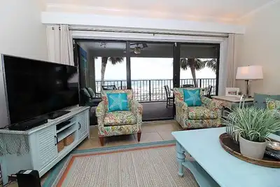 Image de Shipwatch A201-Beach Front!