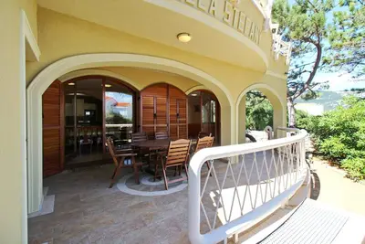 Image de Appartement de vacances Baška pour 1 - 6 personnes avec 3 chambres à coucher - Maison de vacances