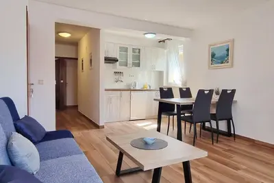 Image de Appartement de vacances Baška pour 1 - 5 personnes avec 2 chambres à coucher - Maison de vacances