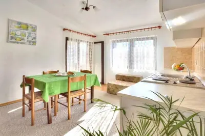 Image de Appartement de vacances Baška pour 1 - 4 personnes avec 2 chambres à coucher - Maison de vacances