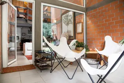 Image de Contemporary beautiful home in Lush area