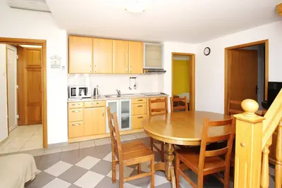 Image de Appartement de vacances Baška pour 1 - 5 personnes avec 2 chambres à coucher - Appartement de vacanc