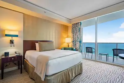 Image de Magnificent Ocean View Studio at Luxe Beach Resort