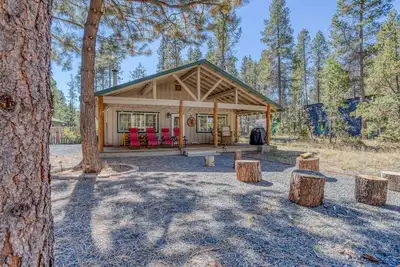 Image de Three Bedroom Cabin close to Sunriver, with Extensive Outdoor Living Space!