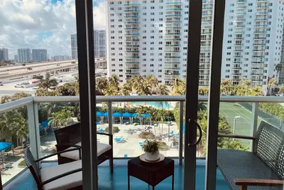 Image de Excellent Apartment Very Well Equipped Meters From The Sea