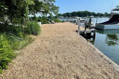 Image de Summer Retreat: Beach, Dock & Pool overlooking the Peconic Bay in Greenport!