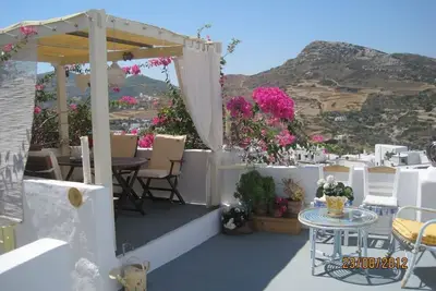 Image de The Lalare cottages: Enjoy superb hospitality in a traditional skyrian home