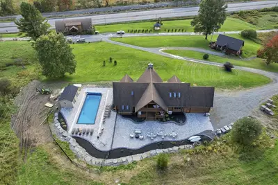 Image de Indoor Pool, Largest Game Lodge, Sleeps 39