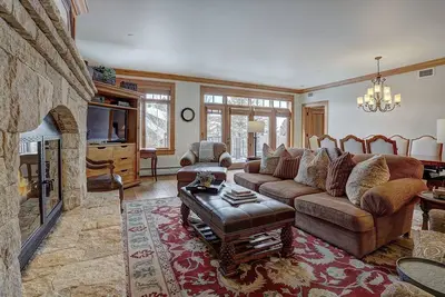 Image de 4Br Ski in/Ski Out the Top of Bachelor Gulch by RedAwning