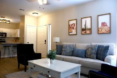 Image de **South Scottsdale Gem - gated, garage, greenbelt**
