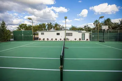 Image de Phenomenal 6 Br Tennis Court Villa | Bkt+Soccer Ct+Pool