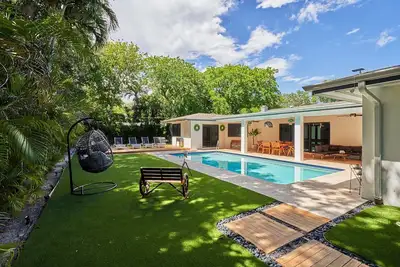 Image de Mini Golf+Cool Spots+Grill & Terrace| Ideal Villa