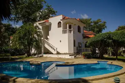 Image de 4bd villa with private pool near sandy beach