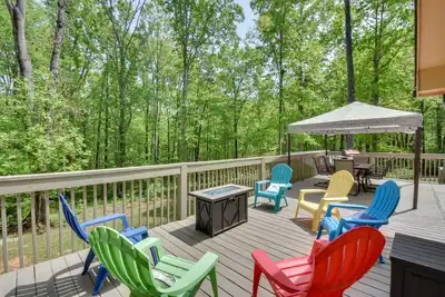 Image de ‘The Lake Place’ Cabin w/ Golf Cart & Free Kayaks!