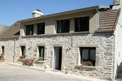 Image de Maison rénovée avec vélos, internet et équipements bébé à Digosville