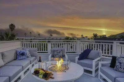 Image de Gather in a one-of-a-kind home, Avila Beach