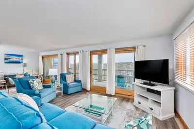 Image de Oceanfront Nags Head condo! Beautifully appointed with community pool!
