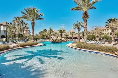 Image de 4br/3. 5ba Family Beach Retreat Sleeps up to 12 Resort Pool Walk to Crystal Beach