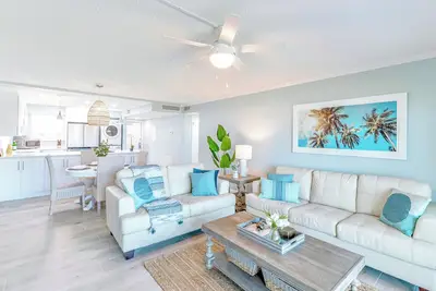 Image de Oceanfront Ground-Floor Getaway with Pool & Beach Access ☀️