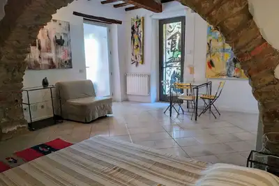 Image de Artist's House Plus, sea view garden and original artwork.