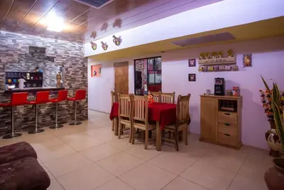 Image de Central Large Renovated House With Ac, King Bed ★
