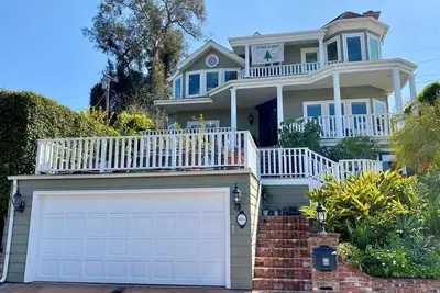 Image de Laguna Beach House victorienne avec vue sur l'océan Location de vacances