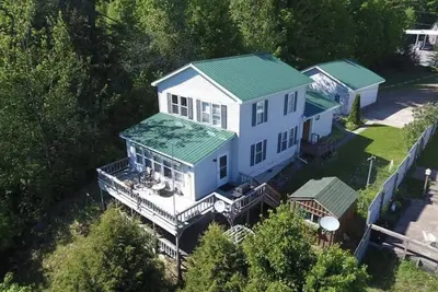Image de Lake House- A Place for a Great Vacation!