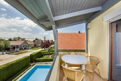 Image de Bel appartement pour 4 personnes avec climatisation, Wifi, piscine, patio et parking