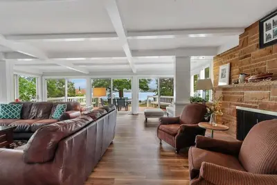 Image de Twin Lakes Escape |Lake Mary Lakefront |Private Pier |Swim |Views Throughout |Gas Fireplace |Firepit