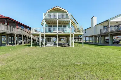 Image de Ocean Access + Bbq Pit: Surfside Beach Family Home