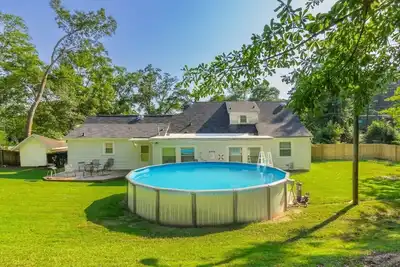 Image de Large BnB with Pool! The White House & Cottage