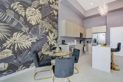 Image de One Bedroom Condo King Bed With City Views