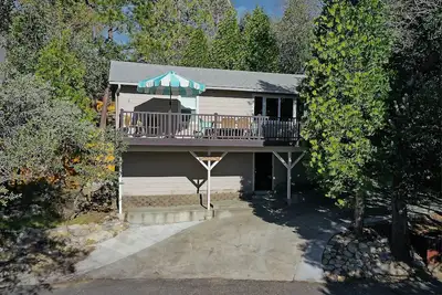Image de Living on the Ledge in Willow Cove