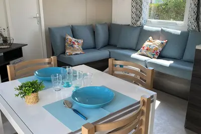 Image de Mobil Home 40m2 + terrasse couv. Climatisation!