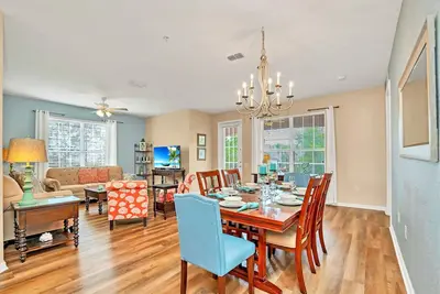 Image de Vista Cay 3 Bed 2 Bt  Huge Upscale Home