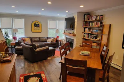 Image de Spacious Condo steps from Mt. Cranmore