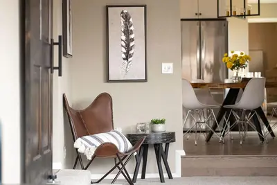Image de The Berkeley-Beautiful Modern Home near Asu-Hot Spring Admission Included!