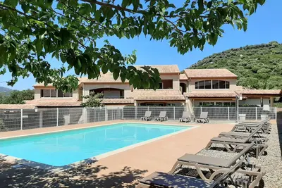 Image de St Florent T2 Climatise Avec Piscine Proche Mer