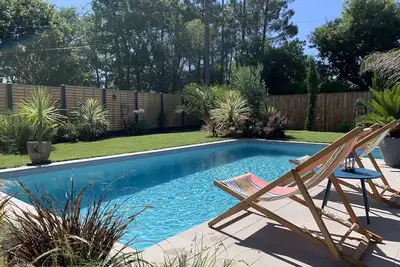 Image de Agréable Maison avec Piscine Chauffée et 800 Mètres de la Plage