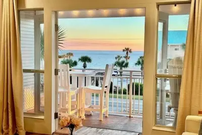 Image de Gulf and Beach Views/Heated Pool/Hot Tub - Sleeps 6