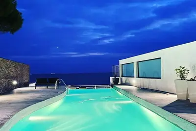 Image de Villa Bord de mer - La Rochelle 8 \/10 personnes - Piscine\/Jacuzzi