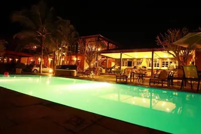Image de High standard country house, 8 luxury suites, swimming pool, lake, sports courts.