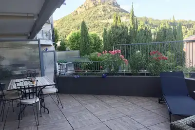 Image de 4 rooms apartment 90m2, large terrasse. Sea and mountain view.